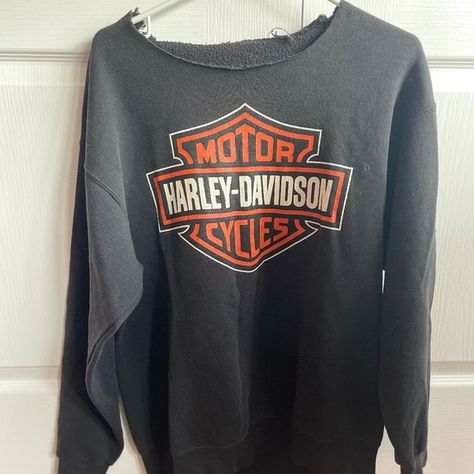 Vintage Harley Davidson Sweater Harley Davidson Sweater, Clothes Wishlist, Motor Harley Davidson Cycles, Vintage Harley Davidson, Vintage Harley, Harley Davidson, Long Sleeve Tshirt Men, Outfit Ideas, Fashion Outfits