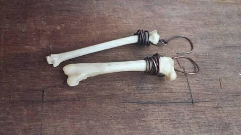 Crafts With Bones, Diy Bone Jewelry, Bones Jewelry, Bone Jewelry Diy, Bone Accessories, Wire Wrapped Bones, Bone Jewellery, Animal Bone Jewelry Wire, Bone Earrings Handmade