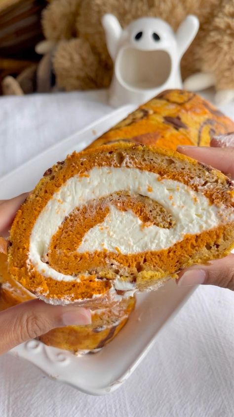 Let’s make a Pumpkin Cake Roll with @lovevivvv 🎃 Ingredients 1 cup cake flour 1 cup granulated sugar 2 tsp pumpkin spice seasoning ½ tsp… | Instagram Pumpkin Spice Seasoning, Pumpkin Cake Roll, Finger Food Recipes For Toddlers, Japanese Street Food Recipes, Southern Comfort Recipes, Thai Street Food Recipes, Pumpkin Roll Cake, Orange Food, Orange Food Coloring