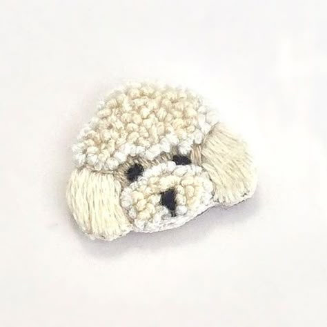 Punch Needle Earrings, Punch Needle Patch, Punchneedle Ideas, Dog Embroidery Designs, Floral Cross Stitch Pattern, Dog Embroidery, 강아지 그림, Punch Needle Patterns, Punch Needle Embroidery