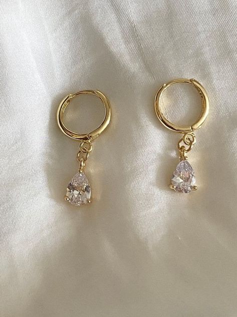 Bllury (@Bllury) on X Dope Jewelry Accessories, Pretty Jewelry Necklaces, Korean Earrings, Fancy Jewellery, Jewelry Lookbook, Trendy Earrings, Girly Jewelry, Fashion Jewelry Earrings, Dream Jewelry