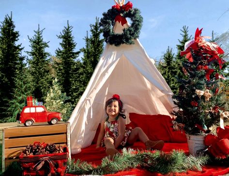 Christmas Photoshoot Diy, Holiday Family Photoshoot, Photoshoot Diy, Outdoor Pics, Play Teepee, Christmas Family Photoshoot, Holiday Photoshoot, Christmas Shoot, Anniversary Photoshoot