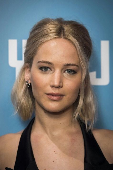 Jennifer Jennifer Lawrence Blonde, Jennifer Lawrence Short Hair, Jennifer Lawrence Makeup, Jeniffer Lawrance, Jennifer Lawrence Hair, Jennifer Lawrence Photos, Jennifer Lawrence Pics, Jennifer Lawrence, Jennifer Aniston