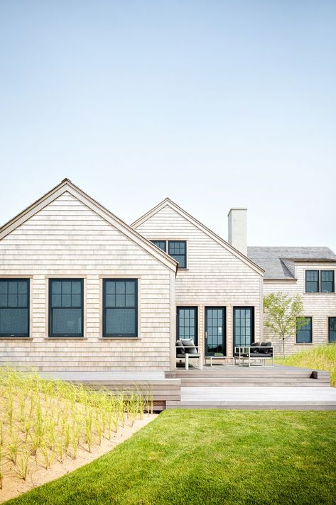 Nantucket Beach House Exterior, Nantucket Beach House, Nantucket Style Homes, Nantucket Beach, Workshop Apd, Beach Home Interiors, Nantucket Cottage, Shingle House, Nantucket Home