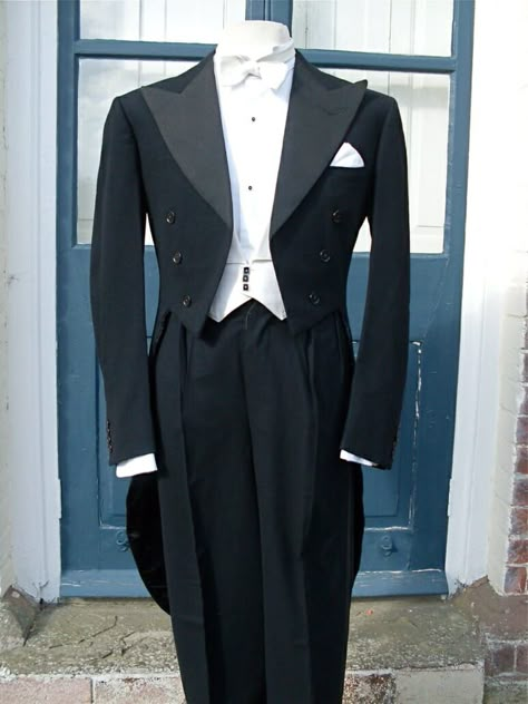 White Tie Outfit, White Tie Suit, White Tie Tuxedo, Suit And Tie Men, Tuxedo Design, White Tie Dress, Suits Harvey, Prom Blue, Tie Outfit