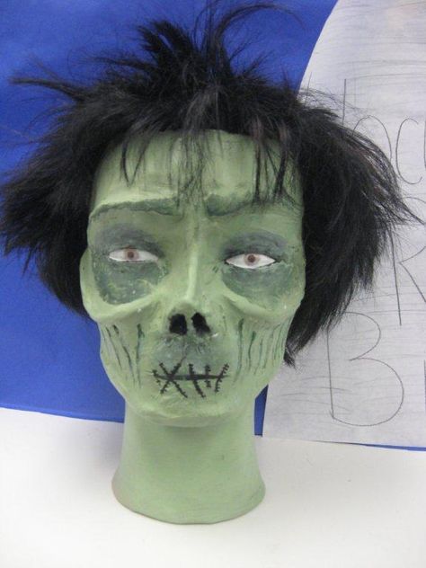 Spooky Mannequin Head, Scary Mannequin Head Halloween, Halloween Maniquin, Halloween Tea Party, Zombie Head, Styrofoam Head, Body Construction, Mannequin Art, Foam Head