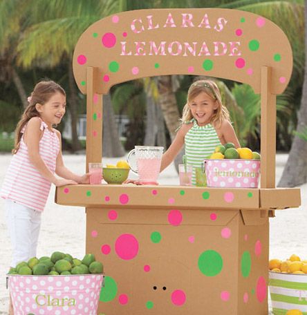 coral loves this idea!! sweet and simple Diy Cardboard Toys, Diy Lemonade Stand, Cardboard Dollhouse, Cardboard Toys, Art Activities For Toddlers, Cardboard Box Crafts, Ice Cream Birthday Party, Diy Kids Toys, Cardboard House