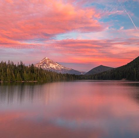 Lost Lake Oregon, Oregon Sunset, Night We Met, Oregon Trail, Earth Lover, Fun Shots, Beautiful Sunrise, Beautiful Photos Of Nature, Landscape Photographers