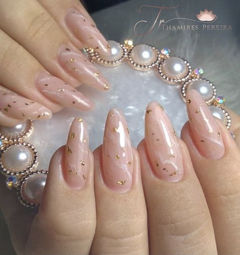 Nude Nails With Charms, Nude Nails With Gold Accent, Nude Polish, Glitter Accent Nails, Nude Nail, Nude Nail Designs, Nail Art Brushes, Beautiful Nail Designs, Nail Varnish