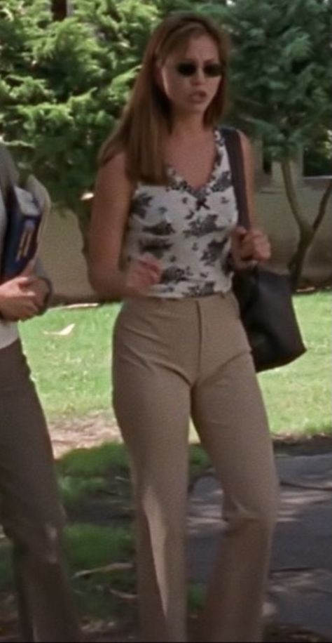 Cordelia Chase Outfits, Cordelia Outfits, Btvs Outfits, Law School Aesthetic, Buffy Outfits, Cordelia Chase, Buffy Style, Charisma Carpenter, 00s Style