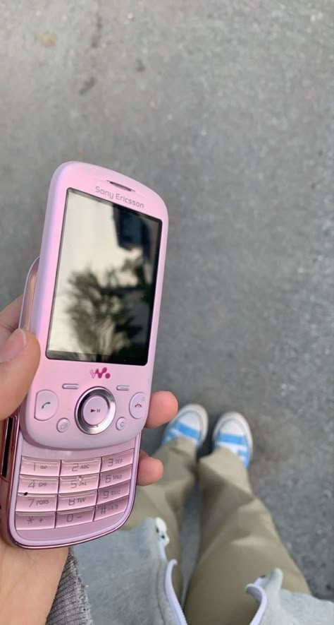 2000s Phone, Allison Reynolds, Button Mobile, Flip Phone Aesthetic, Y2k Core, 2000 Aesthetic, All For The Game, Pink Mobile, Retro Gadgets