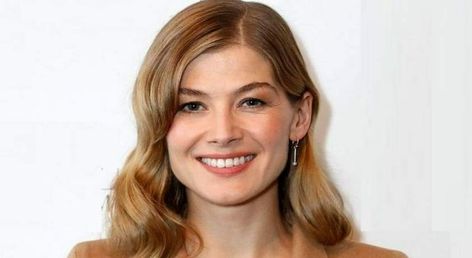 Rosamund Pike Rosamund Pike Wallpaper, Rosamund Pike An Education, Rosamund Pike Wheel Of Time, Moiraine Damodred Rosamund Pike, Rosamond Pike, Rosamund Pike The Libertine, Rosamund Pike, Bra Sizes, Body Measurements