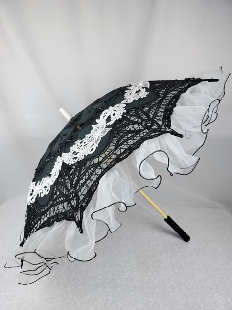 Gothic Umbrella, Fringe Embroidery, Black Parasol, Fancy Umbrella, Lace Umbrella, Lace Parasol, Man Hand, Neat Casual Outfits, Victorian Lampshades