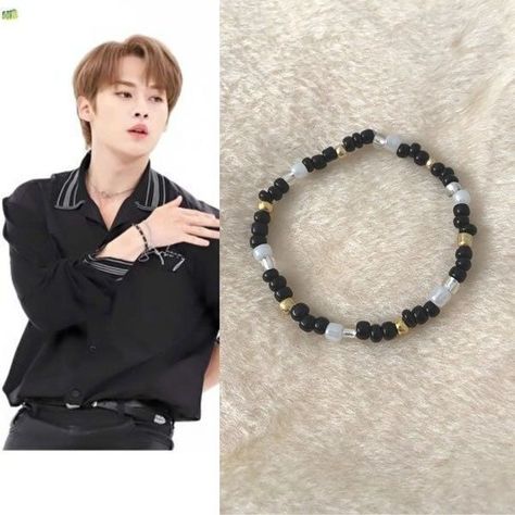 Jewelry Kpop, Kids Bead Bracelet, Pop Jewelry, Diy Beaded Rings, Bead Charms Diy, Diy Bracelet Designs, Diy Bracelets Patterns, Kids Bracelets, Beads Bracelet Design