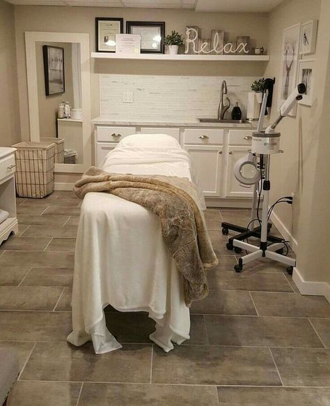 Spa Room Ideas Estheticians, Spa Room Ideas, Massage Room Decor, Home Spa Room, Beauty Room Salon, Esthetician Room Decor, Esthetics Room, Spa Room Decor, Salon Suites Decor