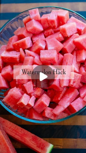 Misty Tannery on Instagram: "Watermelon Hack Summer 2024! Place a cooling rack in the bottom of a bowl or a pan and then add cubed watermelon. This way the bottoms don’t get mushy as fast!  How to choose a watermelon?! First feel- you want it to be heavy. That means more water. Then look for a yellowish side where it sat on the ground and ripened. Look for long brown lines where bees pollinated. And you want a tiny stem end. These tips will help you have a juicy ripe watermelon!  Do you have another tip?! Please share below!!   #learneditfrommymom #watermelon #kitchenhack #fruit #foodie #recipes #slicing #fruitstorage #yummy #summer #summerfood #foodstorage #watermelons #kidfriendly #kidfriendlyfood" Ways To Slice Watermelon, How To Slice Watermelon, Fried Watermelon Recipe, How To Cut A Watermelon, How To Store Watermelon, Cubed Watermelon, Watermelon Hacks, Watermelon Snack, Ripe Watermelon