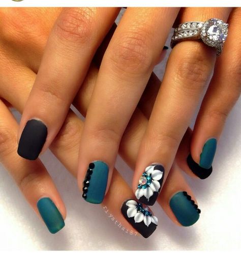 Teal and black Black Teal Nails, Teal Nails Design, Black And Teal Nails, Dark Teal Nails, Acrylic Nails Oval, Hockey Nails, Blooming Nails, Teal Acrylic Nails, Teal Nail Designs