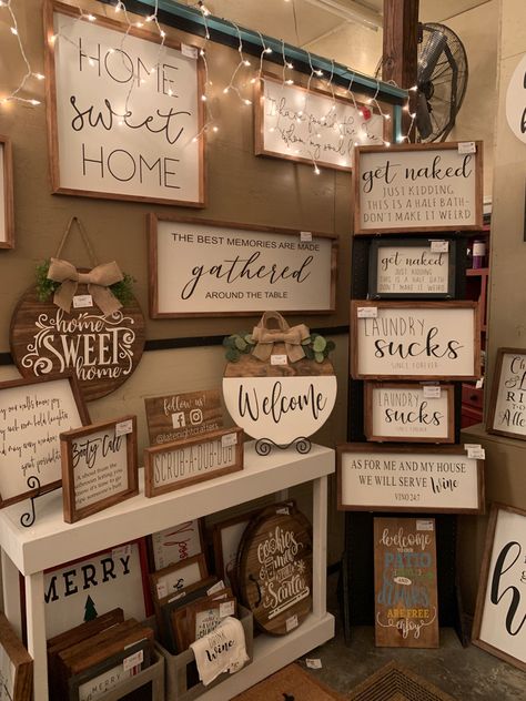 Wood Sign Craft Show Display Booth Ideas, Rustic Craft Show Display Booth Ideas, Rustic Craft Booth Displays, Signs That Sell At Craft Fairs, Laser Craft Show Ideas, Wooden Sign Display Craft Fairs, Sign Booth Display, Craft Show Booth Display Ideas For Signs, Craft Fair Sign Display