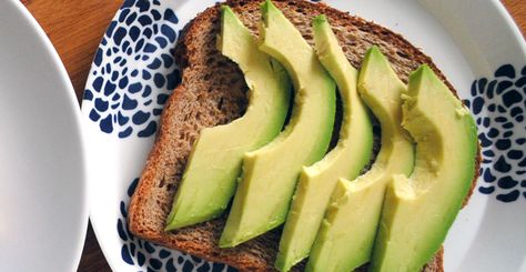 Holy Guacamole! Avocado Lovers May Be Healthier Overall Avocado Health Benefits, Post Workout Snacks, Workout Snacks, Post Workout Food, Health Nut, Idee Pasto Sano, Dr Oz, Fitness And Health, Post Workout