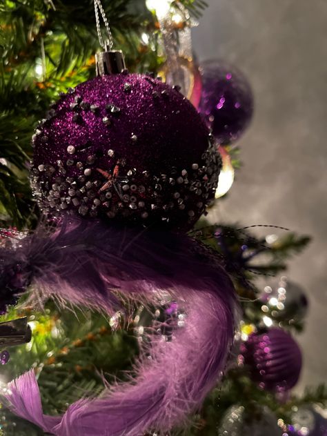 Purple Christmas Ornaments Diy, Purple Ornaments, Purple Christmas Decorations, Purple Christmas Ornaments, Rose Gold Christmas Tree, Rose Gold Christmas, Christmas Dreaming, Eggplant Purple, Purple Christmas