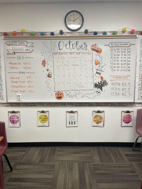 Middle School Classroom Calendar, Whiteboard Schedule Ideas, High School White Board Organization, Whiteboard Ideas Office, Homeschool Whiteboard Ideas, White Board Classroom, November White Board Ideas, Teacher White Board Ideas, Whiteboard Ideas Organization