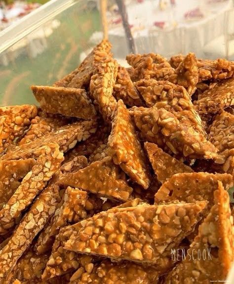 Angola Aesthetic, Peanut Snack, Ghana Food, Ghanaian Food, Eating Food Funny, West African Food, Popular Snacks, Peanut Brittle, Food Therapy