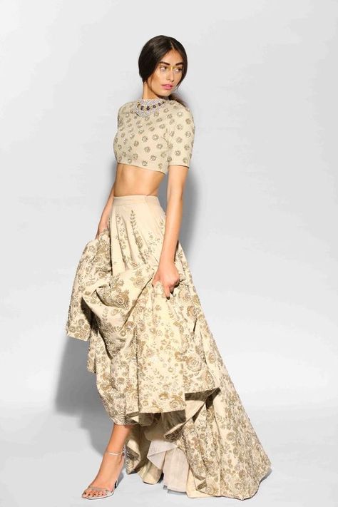 Indian Fashion Show, Latest Bridal Lehenga, Nikkah Dress, Indian Fashion Trends, Desi Clothes, Ghagra Choli, Indian Couture, Indian Wedding Outfits, Lehenga Designs