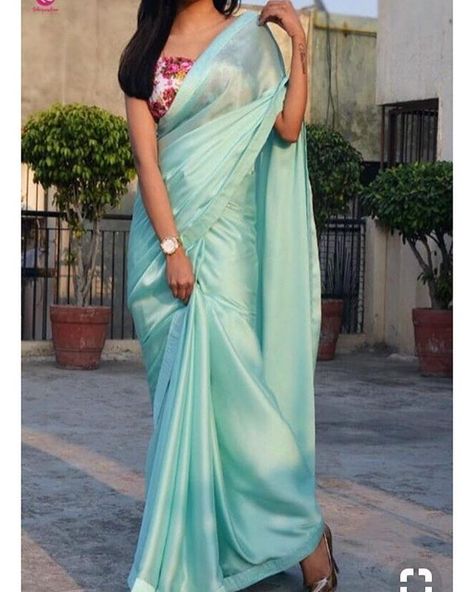 VTS164194 Plain satin saree and floral blouse piece To purchase mail us at houseof2@live.com or Whatsapp us on +919833411702 #Houseof2… Orang India, Satin Silk Saree, Saree Bollywood, Saree Floral, Modern Saree, Gaun Fashion, Indian Saree Blouse, Indian Saree Blouses Designs, Silk Saree Blouse Designs