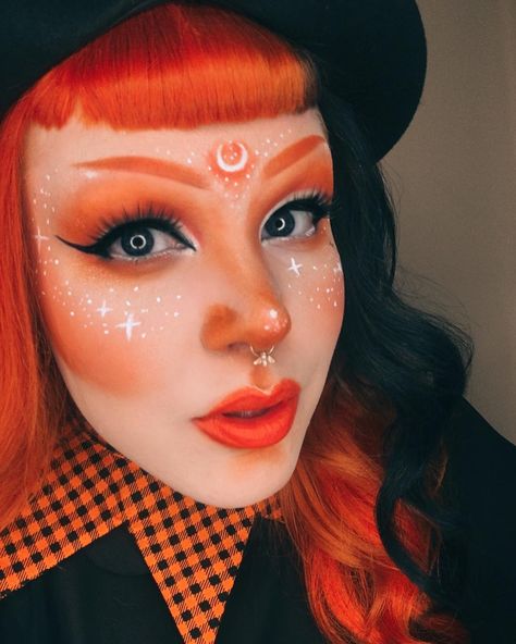 Kawaii Witch Makeup, Colorful Halloween Makeup Looks, Pumpkin Witch Makeup, Autumn Witch Makeup, Orange Witch Makeup, Halloween Makeup Orange, Orange Halloween Makeup, Halloweenmakeup Ideas, Colorful Halloween Makeup