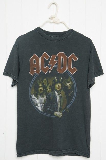 Camisa Rock, Ripped Tee, Destroyed T Shirt, Neo Grunge, Acdc Shirt, Tokyo Street Fashion, T Shirt World, Vintage Band Tees, Band T Shirts