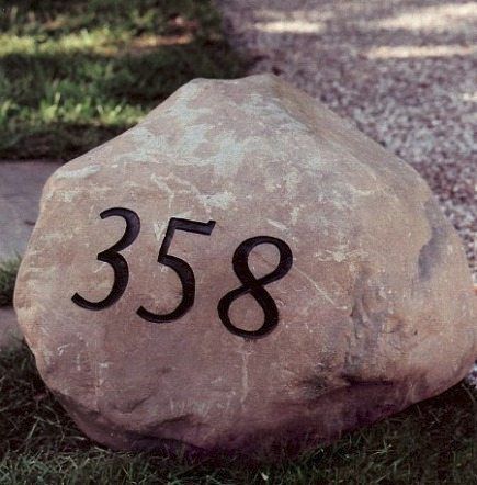 house numbers ona big rock that's at the front of the driveway, facing either side of the road, by the mailbox. or, one that says our last name & one that has the house number. Mailbox House, Large House Numbers, Mailbox Garden, Mailbox Landscaping, Front Landscape, Landscape Rock, Metal House Numbers, Big Rock, Yard Project