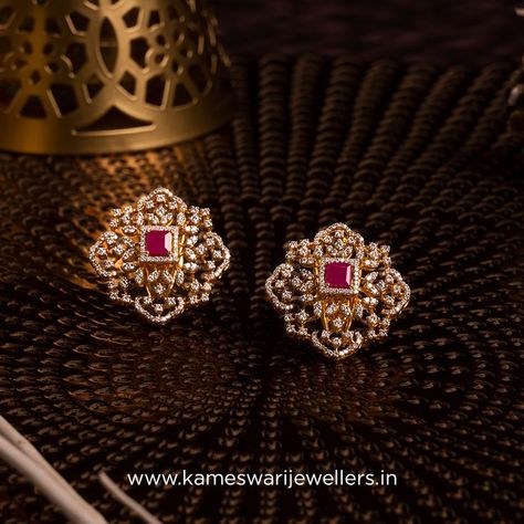 Big Diamond Stud Earrings, Big Studs Earrings Indian, Diamond Tops Studs, Diamond Tops Earrings, Diamond Studs Indian, Big Diamond Earrings, Diamond Ear Rings, Gold Jumkas, Big Earrings Gold