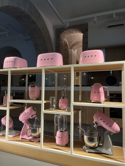 Pink Appliances In Kitchen, Pink Smeg Appliances, Appliances Aesthetic, Smeg Aesthetic, Pink Smeg, Pink Apartment Decor, Minimalist Kitchen Essentials, Preppy House, Smeg Kitchen