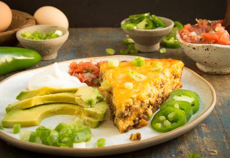 Low-Carb Crustless Taco Pie Recipe - Simply So Healthy Low Carb Taco Pie, Crustless Taco Pie, Spicy Dinner, Chicken Breast With Bacon, Ketone Recipes, Taco Pie Recipes, Recipe Inspirations, Keto Soups, Keto Beef