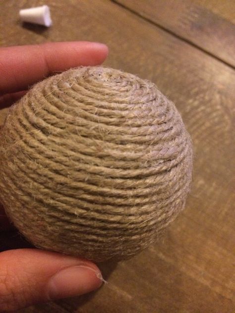 How to wrap twine around a styrofoam ball Twine Balls, Decorative Balls, I Love Love, Styrofoam Ball, Beach Crafts, Different Textures, Country Christmas, Cute Crafts, Christmas Balls