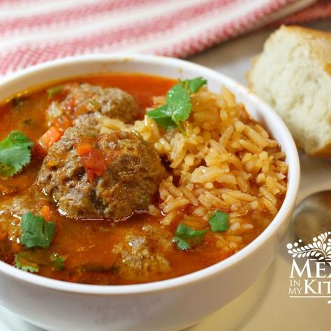 Mexican Meatball Soup, Mexican Meatballs, Meatball Soup Recipes, Crunchwrap Supreme, How To Make Meatballs, Meatball Soup, Carne Asada, Meal Prep For The Week, Mexican Dishes