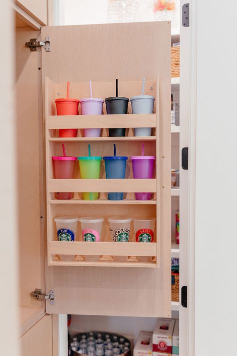 Diy Cup Organizer Organization Ideas, Starbucks Tumbler Organization Ideas, Tumbler Cabinet Organization, Organize Starbucks Tumblers, Starbucks Cups Organization Ideas, Tumbler Cup Organization, Starbucks Cup Storage, Diy Tumbler Storage Ideas, Tumbler Cup Storage