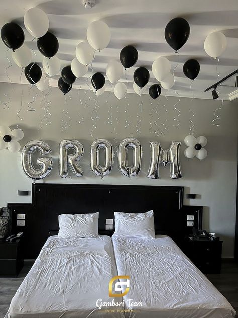 Wedding Day Hotel Room Decor, Bride To Be Room Decoration, Groom To Be Party Decorations, Groom To Be Party Ideas, Night Before Wedding, Brides Room, Bridesmaid Photoshoot, Bride Photos, Bride Photo