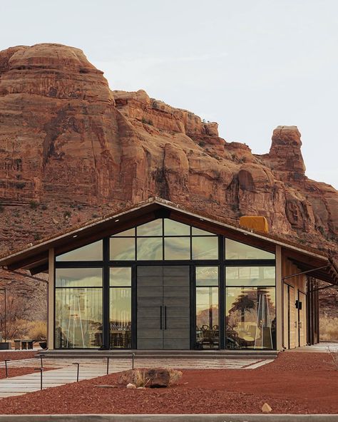 Amber , Daniel , & the red dirt of Moab Utah Swipe to see more from this spring desert micro wedding at Red Earth Venue 🏜️ this wedding day consisted of getting ready at @lv_bridaldesigns new salon, off-roading through a creek & the red dirt of Moab’s backcountry, a windswept overlook ceremony, sunset portraits (while arrowhead hunting), & finally a romantic & ethereal candlelit dinner with only the two’s very closest loved ones. The live music & floating candles accented the desert landsca... Red Dirt Wedding, Moab Wedding Venues, Moab Utah Wedding, Spring Desert, Moab Wedding, Red Earth, Candlelit Dinner, Red Dirt, Moab Utah