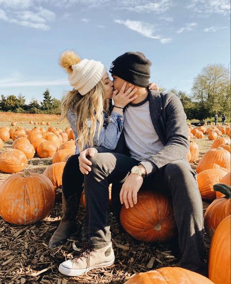 Couple Picture Ideas Pumpkin Patch, Fall Couples Photoshoot Pumpkin, Cute Fall Couple Pictures Pumpkin Patch, Pumpkin Patch Poses With Boyfriend, Couples Photos Pumpkin Patch, Cute Couple Pics At Pumpkin Patch, Cute Couples Pumpkin Ideas, Fall Outfits Pumpkin Patch Couple, Couple Fall Pumpkin Patch Pictures