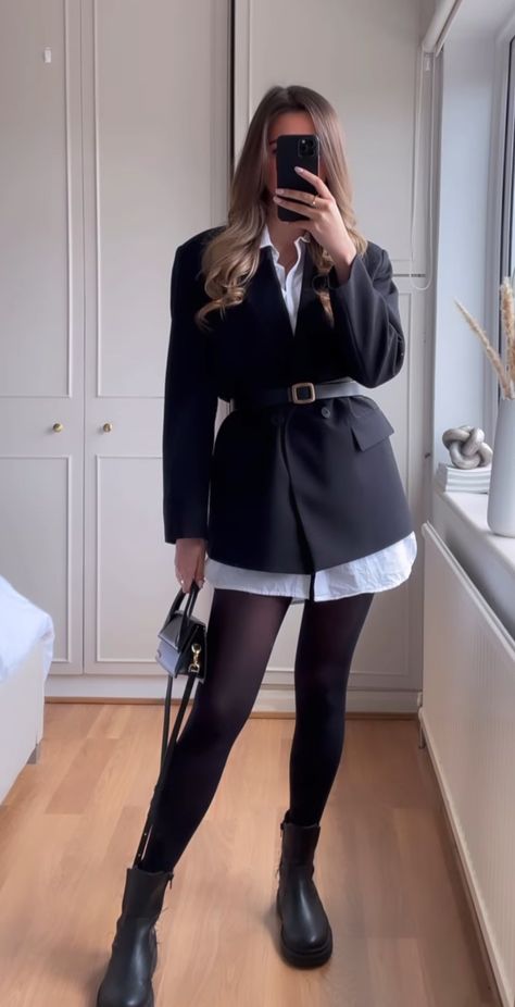 Oxfords Outfit, Tights Outfits, Winter Fashion Outfits Casual, Effortlessly Chic Outfits, Paris Outfits, Causual Outfits, Influencers Fashion, Looks Chic, Blazer Outfits