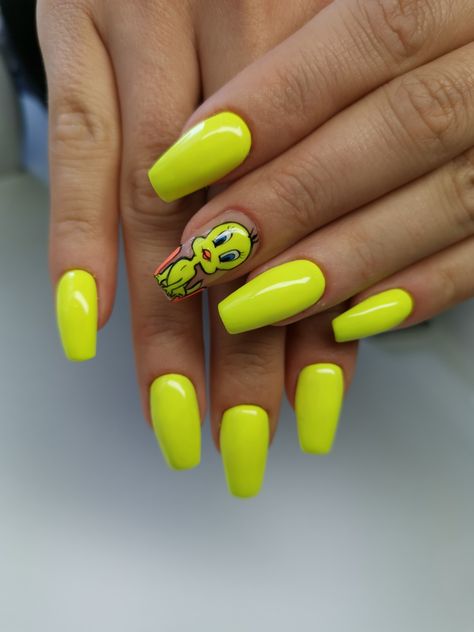 Looney Tunes Nail Art, Funny Nails Design Hilarious, Tweety Bird Nails, Tweety Nails, Looney Tunes Nails, Garfield Nails, Iu Concert, Bird Nail Art, Emoji Nails