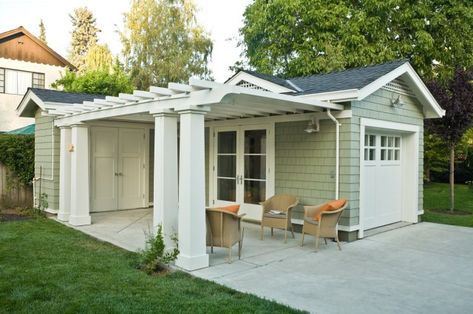 Garage Design:  Single detached with nice carport.  Flexible outdoor space! Garfield House, Cottage House Exterior, Plan Garage, Small Cottage Homes, Carport Garage, Patio Pergola, Carport Designs, Casa Container, Traditional Exterior