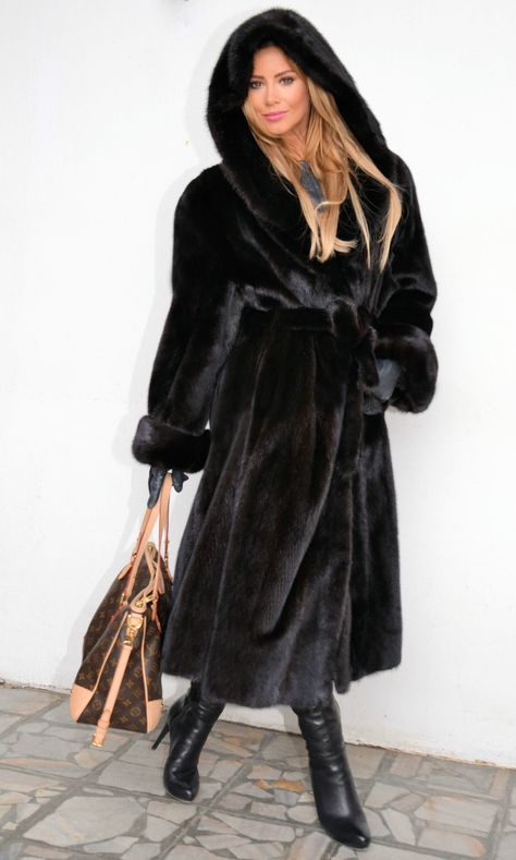 Magnificent Mink Mink Coats, Fur Hood Coat, Fabulous Furs, Mink Fur Coat, Mink Coat, Fur Coats Women, Fur Coats, Fur Hood, Fur Fashion