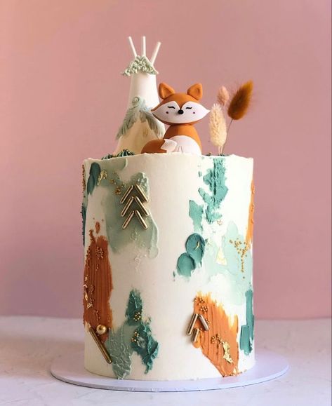 Cake Safari Theme, Woodland Theme Cake, Woodland Birthday Cake, Fox Birthday Party, Bespoke Cakes, Fox Cake, Animals Cake, Woodland Animal Birthday, Animal Birthday Cakes