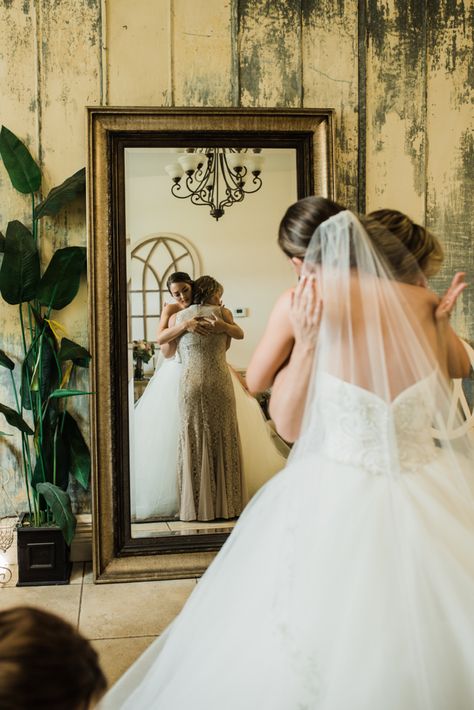 Mother Daughter Bride Photos, Mother Daughter Wedding Day Photos, Bride And Mom Photos, Mom And Daughter Wedding Pictures, Moody Wedding Pictures, Mother Daughter Wedding Photos, Bride And Mom, Mother Daughter Wedding, Mom Wedding Dress