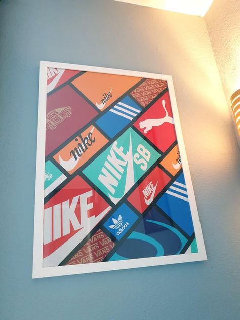 Shoe Box Frame, Sneaker Box Wallpaper, Nike Shoes Painting Canvas, Sneaker Painting Canvases, Shoe Box Painting, Shoe Box Painting Ideas, Shoe Box Art, Box Diy Ideas, Sneaker Wall Art