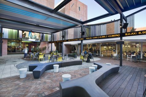 Wesfarmers Court at Curtin University / JCY University Food, Curtin University, Terraced Landscaping, Conceptual Architecture, Courtyard Design, Mall Design, Arch Daily, Terrace Design, Street Furniture