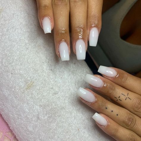 Ongles Blanc Laiteux Nail Art, Sparkle Nails, Nails 2023, Glam Nails, Diamond Nails, Nails Ideas, Nails Art, Red Nails, Natural Nails