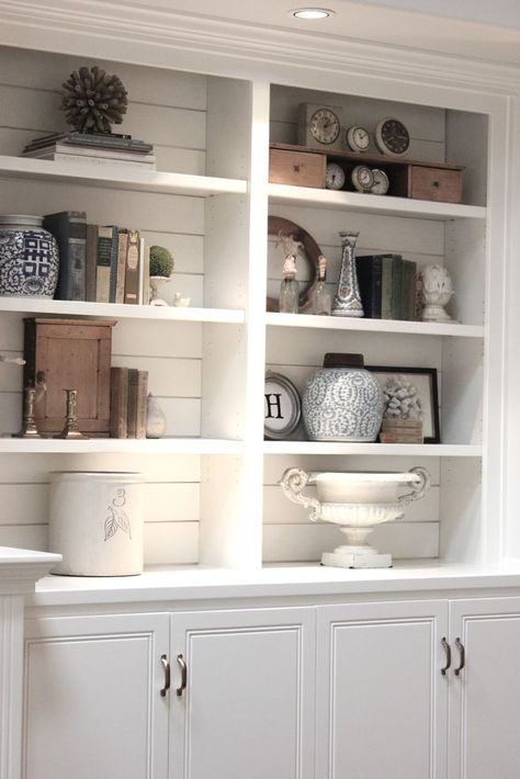 Built-ins with simple styling Dining Room Built Ins, Fireplace Built Ins, Bookcase Styling, Bookshelf Styling, Room Shelves, Bookshelves Diy, Built In Bookcase, Built In Cabinets, Built In Shelves